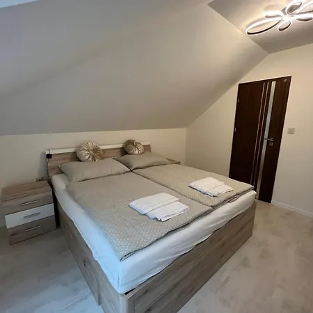 Gesztenyes-kert Panzio ベッド・アンド・ブレックファスト Pécsvárad